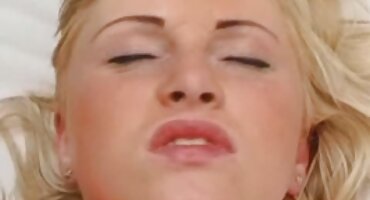 gay sex taiwan Chơi xúc xắc thô và phim sex u70 thực hành các vị trí Nye để đụ.